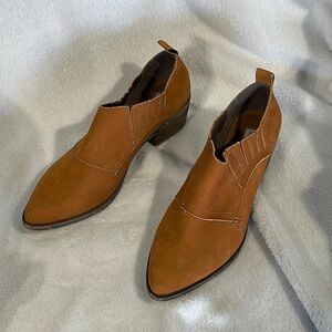 Steve Madden Auckland leather booties size 8.5